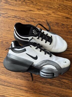 The Nike model DV1162-100 is the Nike Zoom SuperRep 4 Next Nature Premium (Wms)